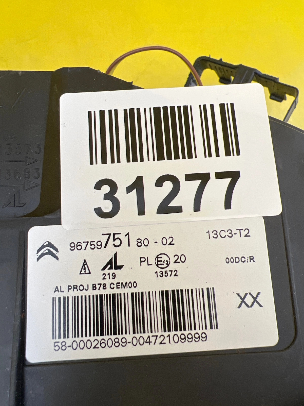 Phare gauche Citroen C4 Picasso 2 II Bi-Xenon 9675975180 Autolamps 2 Phare gauche Citroen C4 Picasso 2 II Bi-Xenon 9675975180